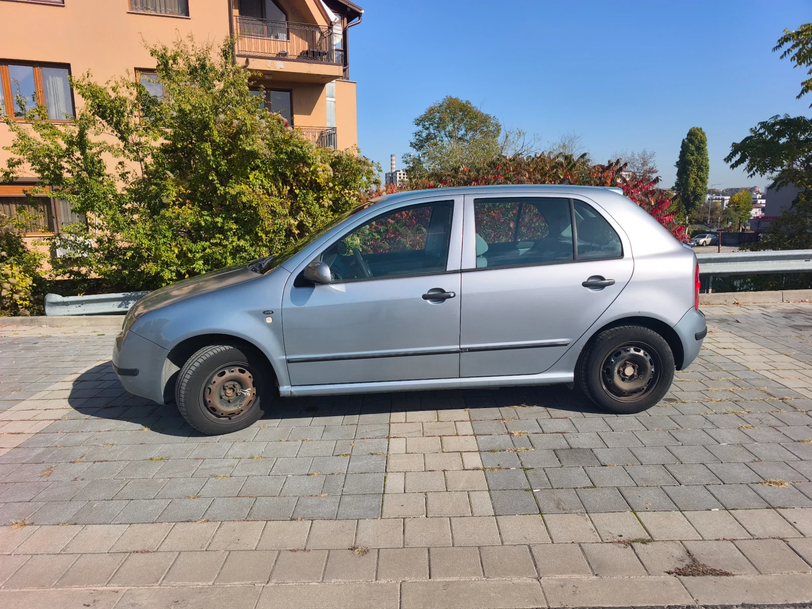 Skoda Fabia 1.4 16V Comfort, снимка 3 - Автомобили и джипове - 56596988