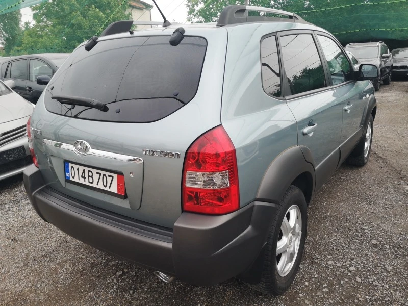 Hyundai Tucson 2.0i/4x4, снимка 4 - Автомобили и джипове - 45778818