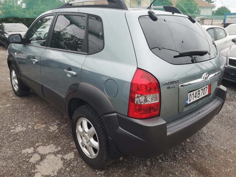 Hyundai Tucson 2.0i/4x4, снимка 6 - Автомобили и джипове - 45778818