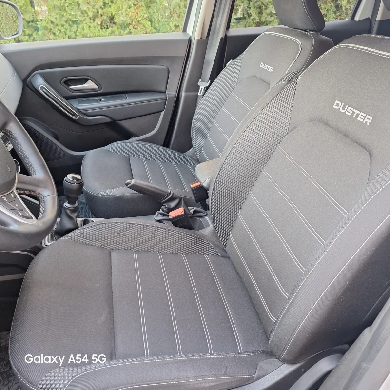 Dacia Duster, снимка 9 - Автомобили и джипове - 52836952