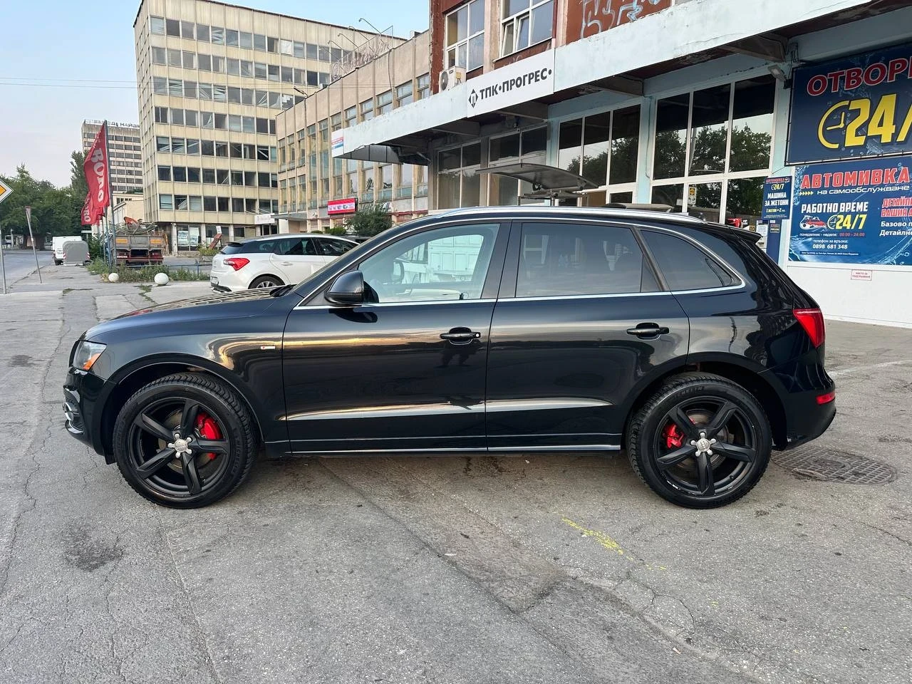 Audi Q5 3.2 V6 FSI Quattro, S-Line Premium Plus - изображение 4