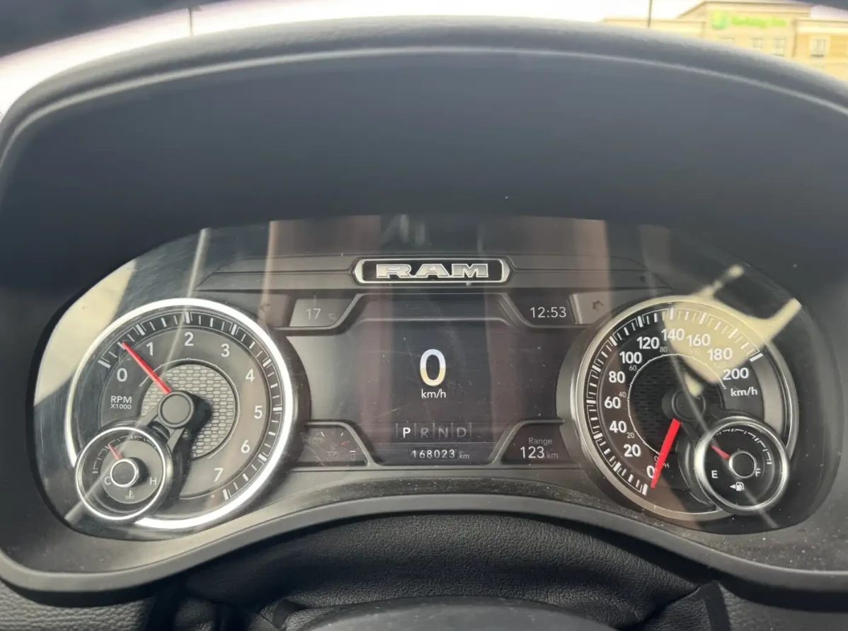 Dodge RAM 1500 2019 RAM 1500 Big Horn - изображение 9