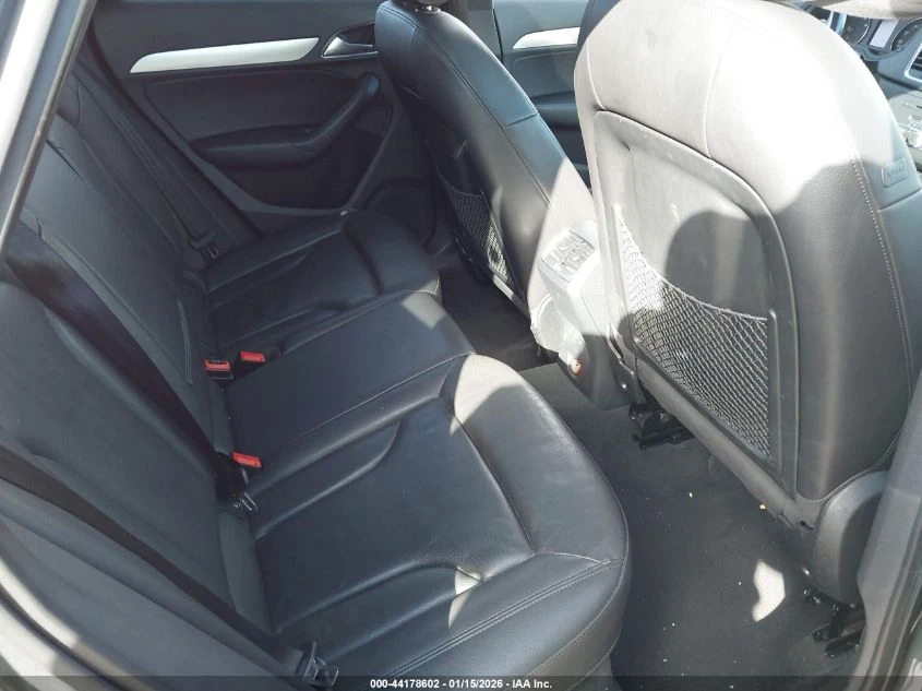 Audi Q3 2l 2.0T Premium Plus - изображение 8