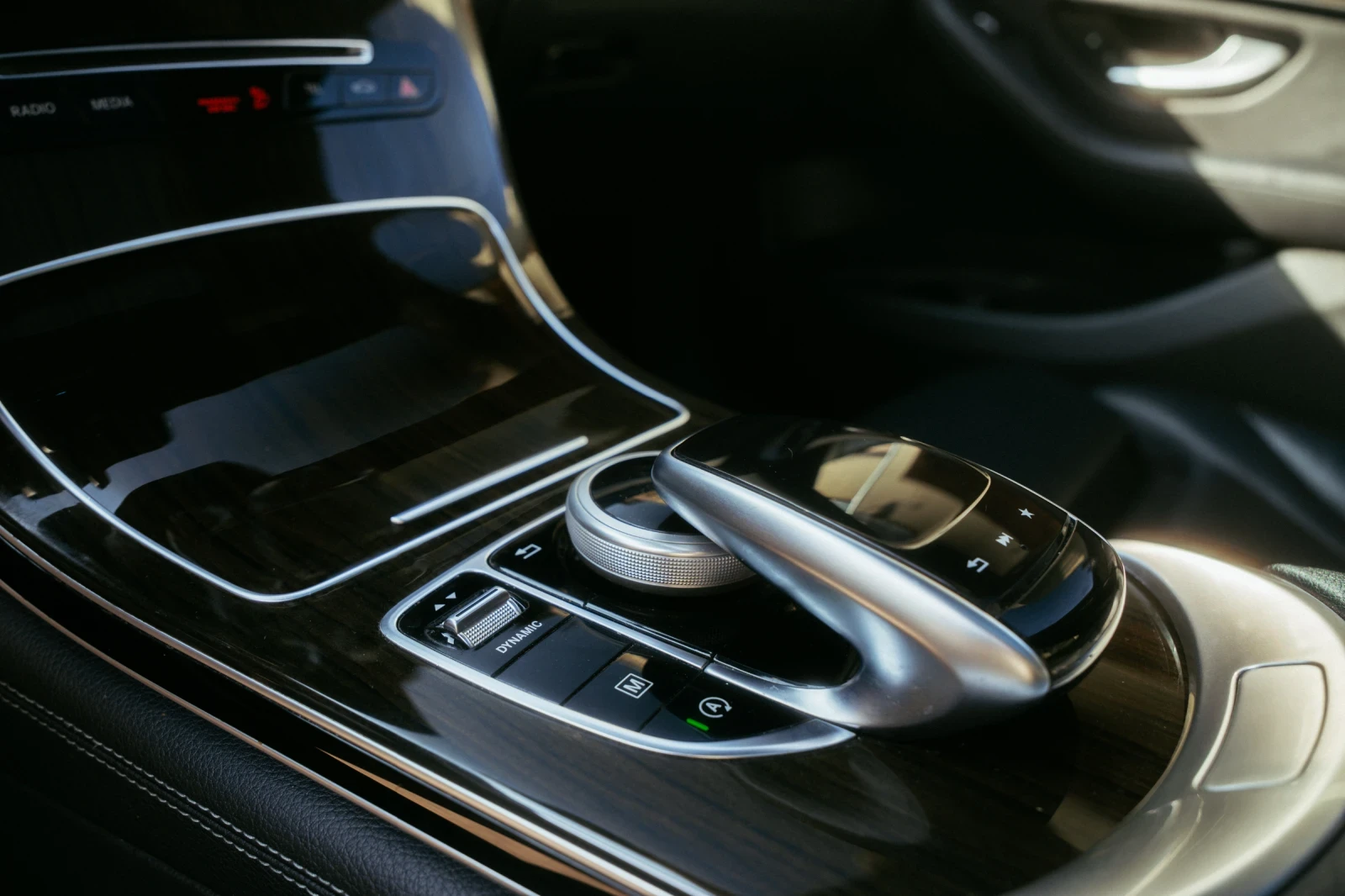 Mercedes-Benz GLC 300  4MATIC AMG PACK 152600 КМ 9G TRONIC, снимка 8 - Автомобили и джипове - 53849335