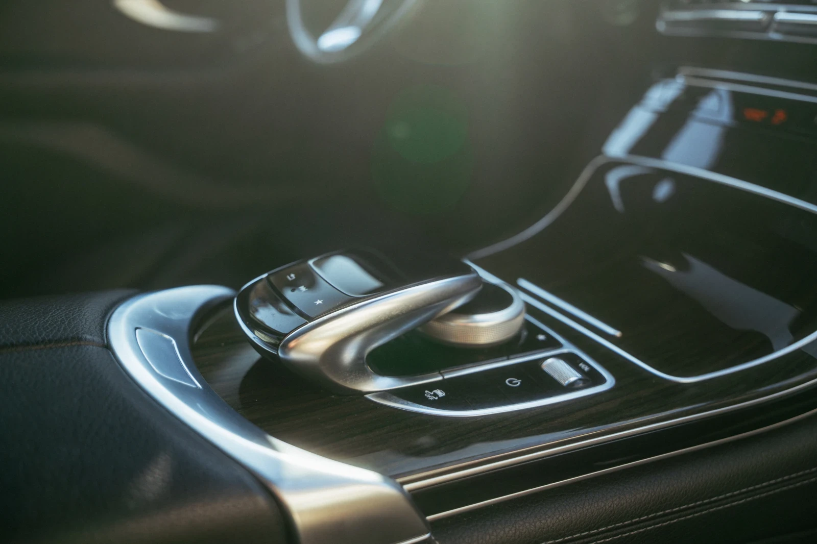 Mercedes-Benz GLC 300  4MATIC AMG PACK 152600 КМ 9G TRONIC, снимка 10 - Автомобили и джипове - 53849335