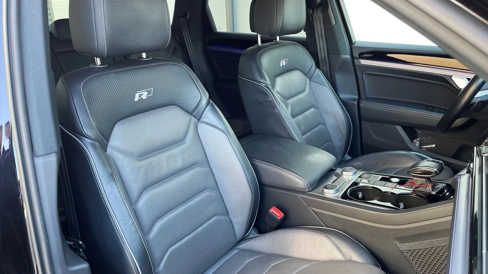 VW Touareg V6 TDI 4MOTION R-line, снимка 9 - Автомобили и джипове - 53962196