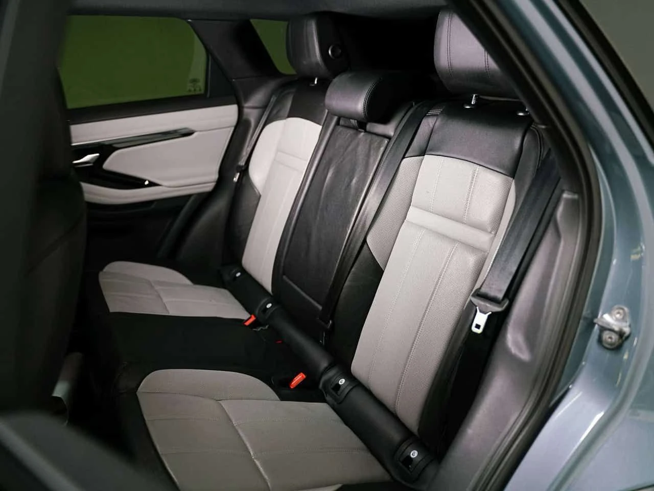 Land Rover Range Rover Evoque FIRST EDITION | MERIDIAN | HUD | PANO | CARFAX, снимка 9 - Автомобили и джипове - 54800639