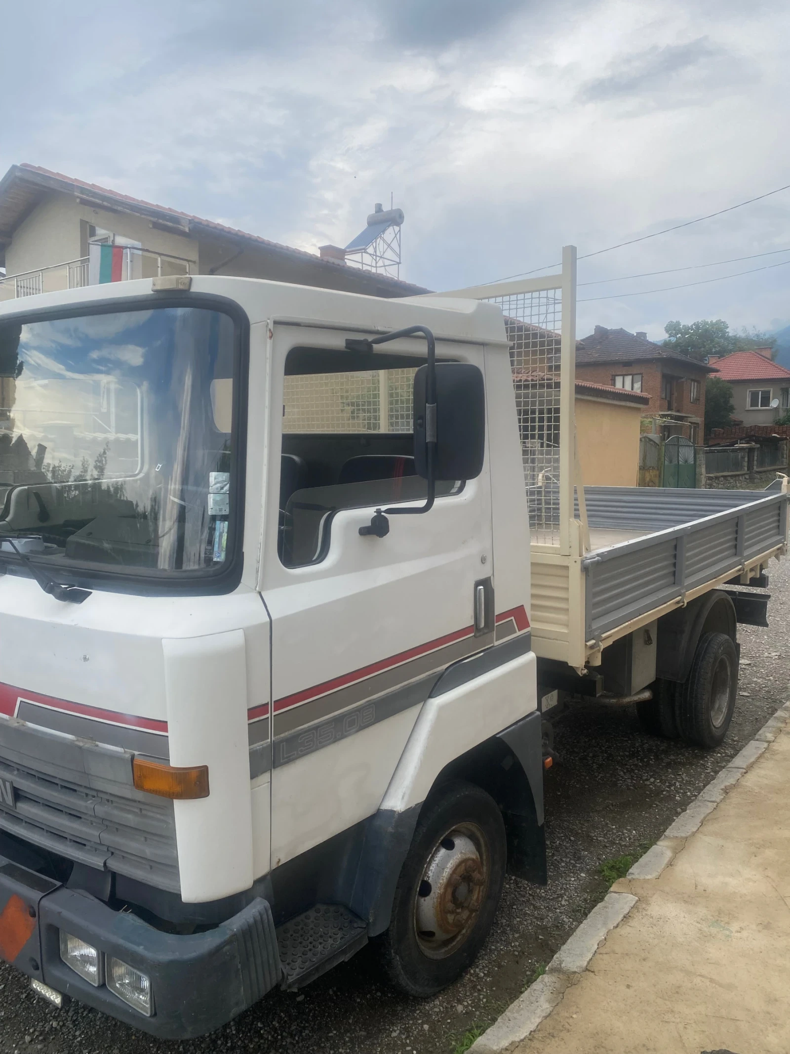 Nissan Kabstar