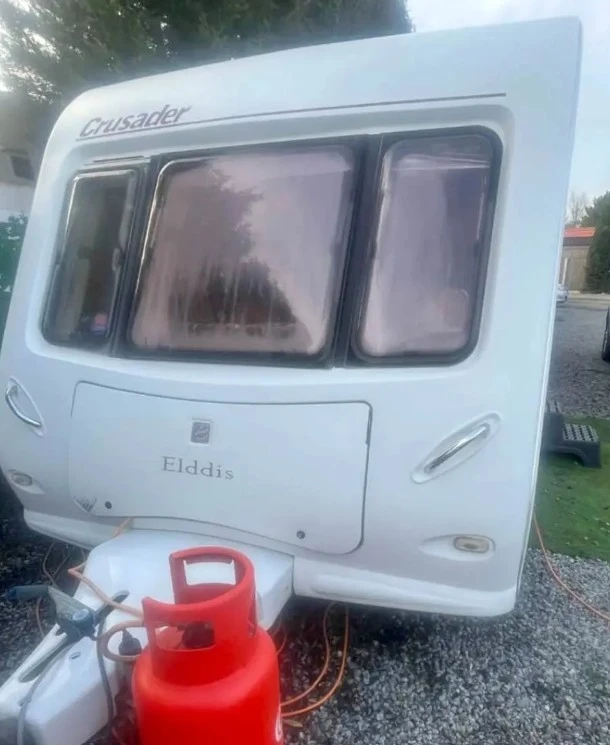 Каравана Eldis Crusader Sirocco 2005г., снимка 3 - Каравани и кемпери - 54043667