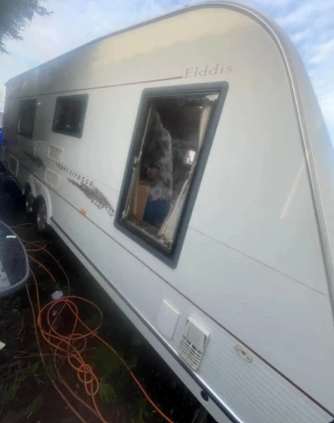 Каравана Eldis Crusader Sirocco 2005г., снимка 4 - Каравани и кемпери - 54043667