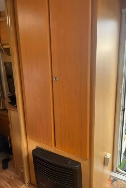 Каравана Eldis Crusader Sirocco 2005г., снимка 13 - Каравани и кемпери - 54043667