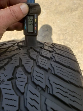 Гуми Зимни 235/45R19, снимка 7