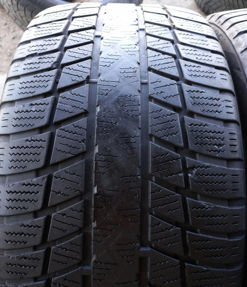 Гуми Зимни 255/40R20, снимка 3 - Гуми и джанти - 33499541