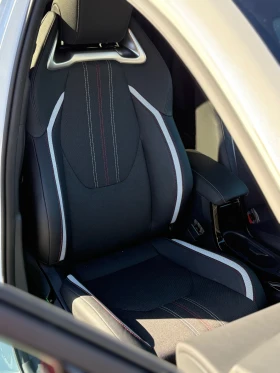 Toyota Corolla 1.8 GR SPORT, снимка 10