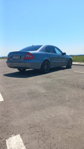     Mercedes-Benz E 220 AVANTGARDE