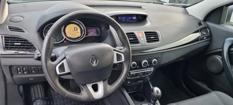 Renault Megane, снимка 7 - Автомобили и джипове - 37942806