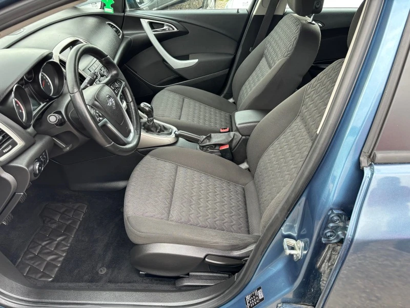 Opel Astra 1.4 i, снимка 8 - Автомобили и джипове - 45022731