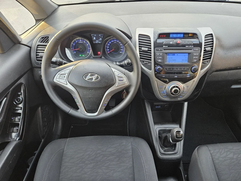 Hyundai Ix20 1.6i SWISS EDITION , снимка 10 - Автомобили и джипове - 48399510