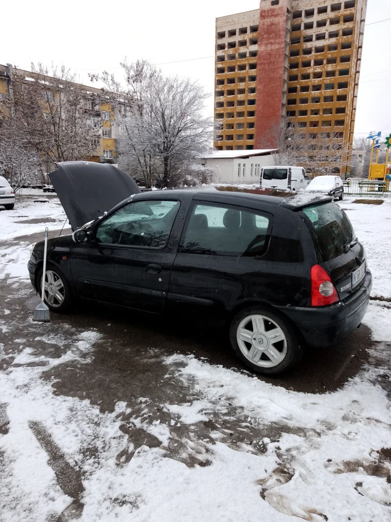 Renault Clio II, снимка 14 - Автомобили и джипове - 48465577