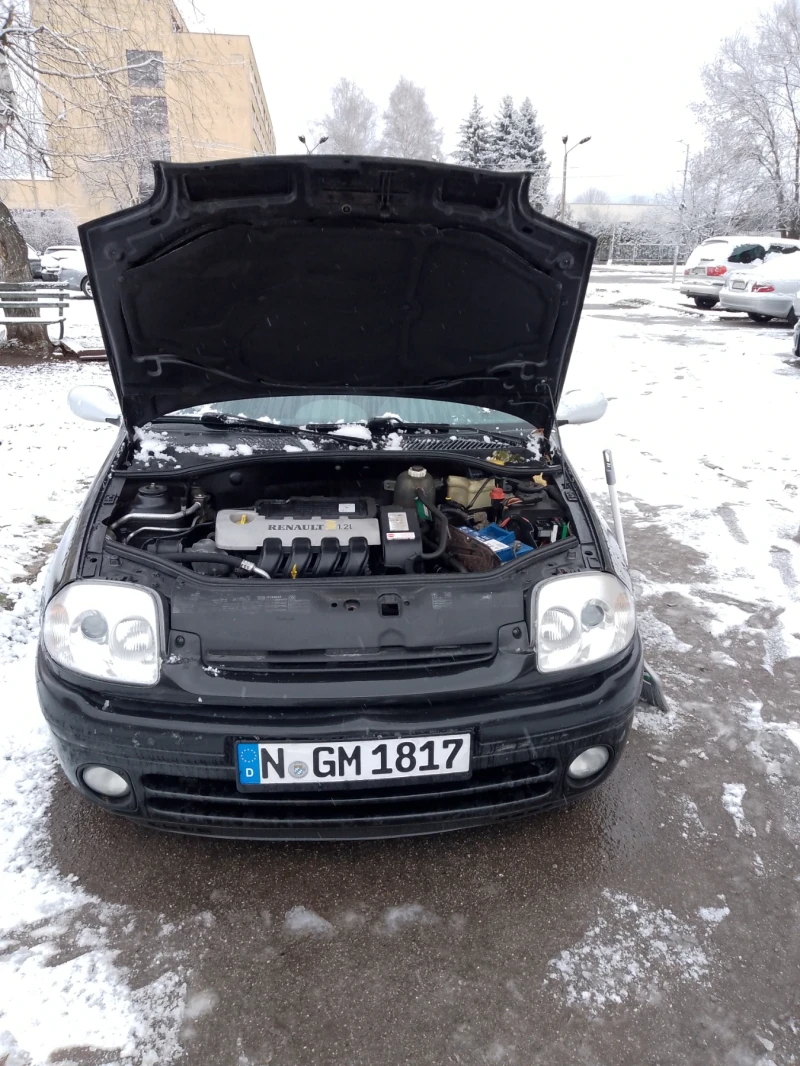 Renault Clio II, снимка 12 - Автомобили и джипове - 48465577