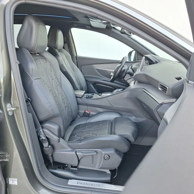 Peugeot 3008 2.0 GT- Line ВСИЧКИ ЕКСТРИ СЕРВИЗНА ИСТОРИЯ, снимка 8 - Автомобили и джипове - 50115339