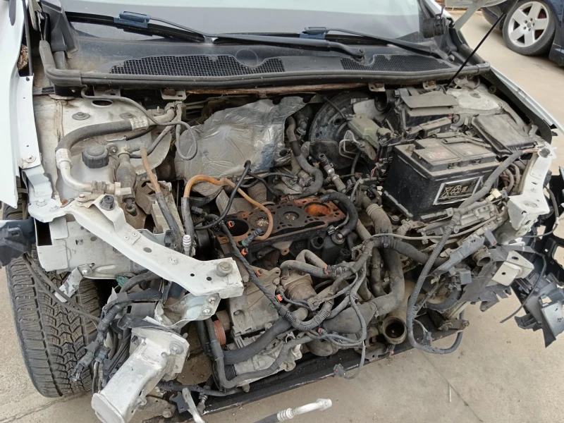 Renault Megane Комби, снимка 2 - Автомобили и джипове - 52330773