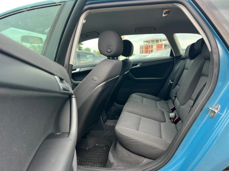 Audi A3 1.6i 102кс//АВТОМАТИК//, снимка 14 - Автомобили и джипове - 51213419