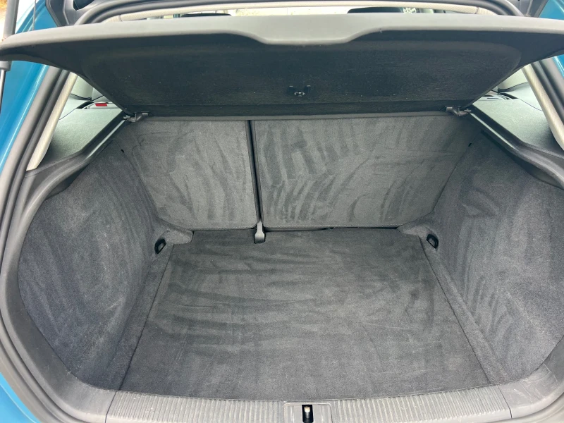 Audi A3 1.6i 102кс//АВТОМАТИК//, снимка 16 - Автомобили и джипове - 51213419