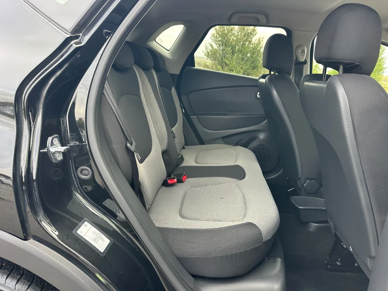 Renault Captur 1.5 dci, снимка 8 - Автомобили и джипове - 52187316