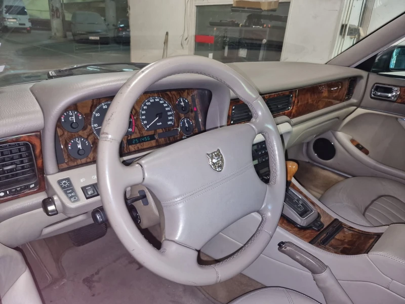 Jaguar Xj, снимка 17 - Автомобили и джипове - 52371621