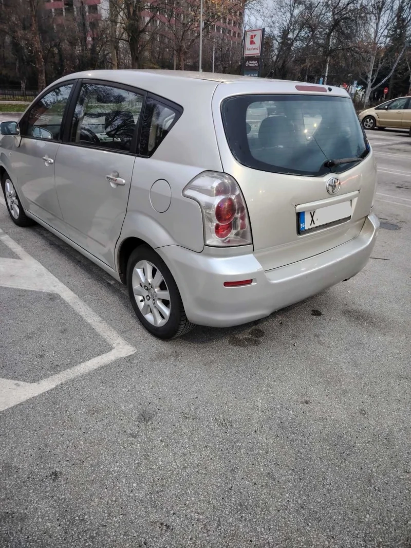 Toyota Avensis verso, снимка 2 - Автомобили и джипове - 52681800