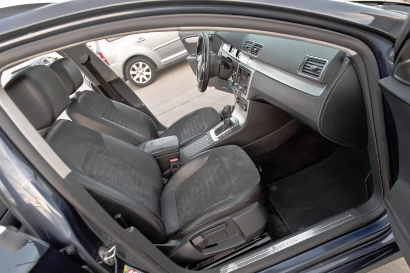 VW Passat HighLine , снимка 11 - Автомобили и джипове - 52982577