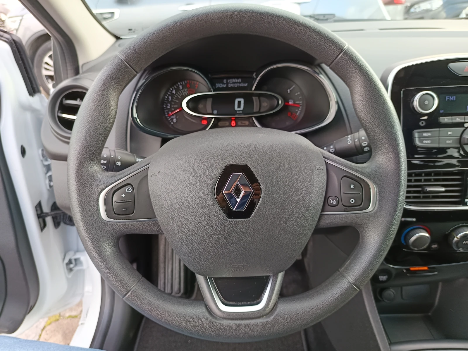 Renault Clio 0.9TCe, 75к.с - изображение 9