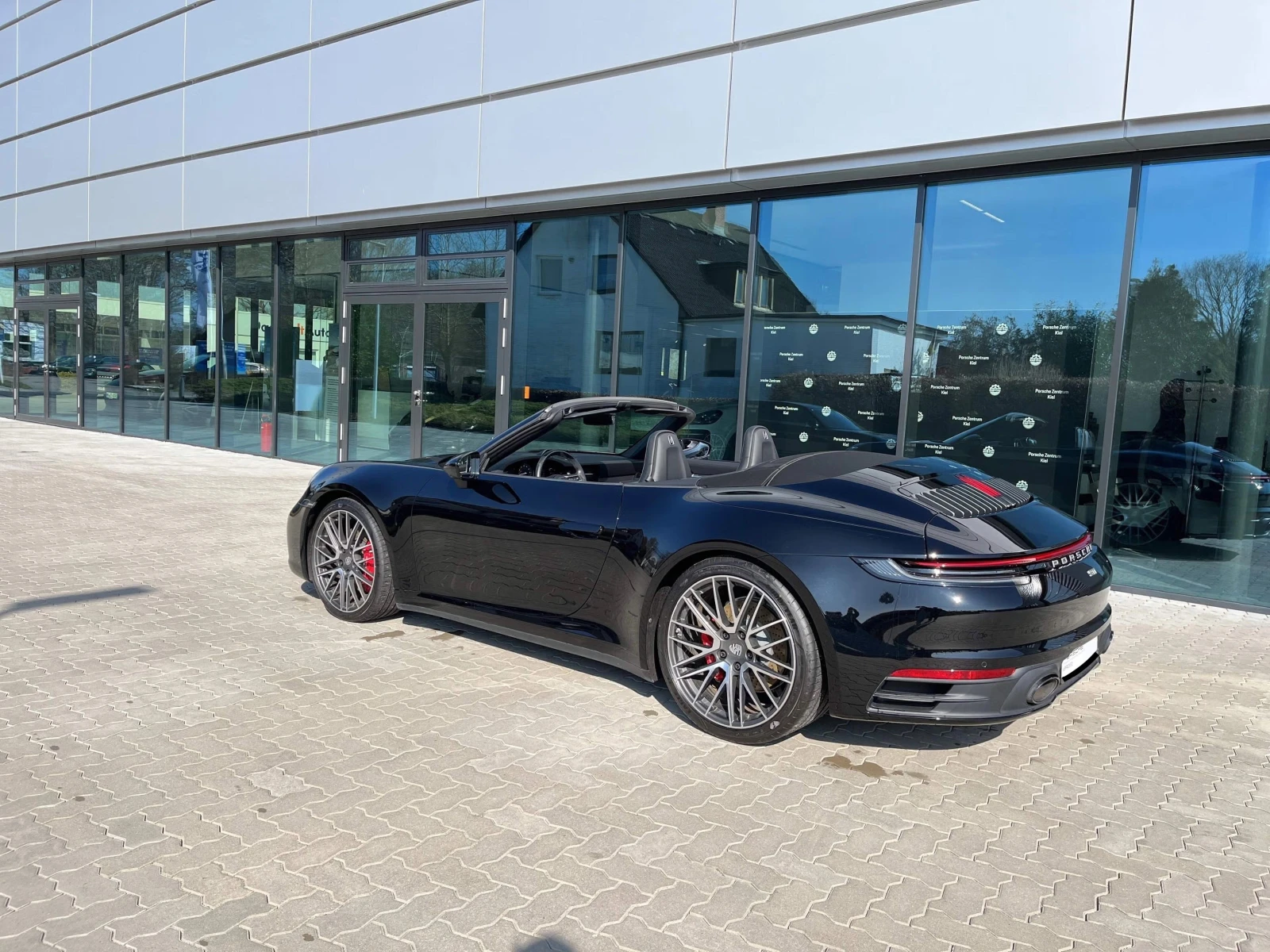 Porsche 911 Carrera 4S Cabriolet - изображение 5