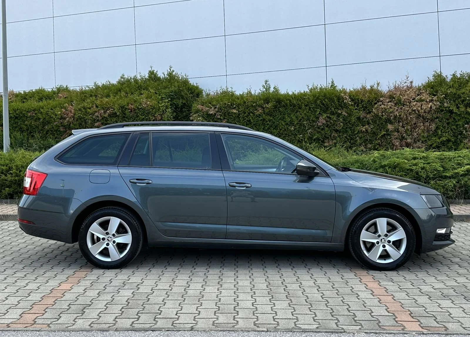 Skoda Octavia TDI/4x4/ DSG/ Швейцария - изображение 8
