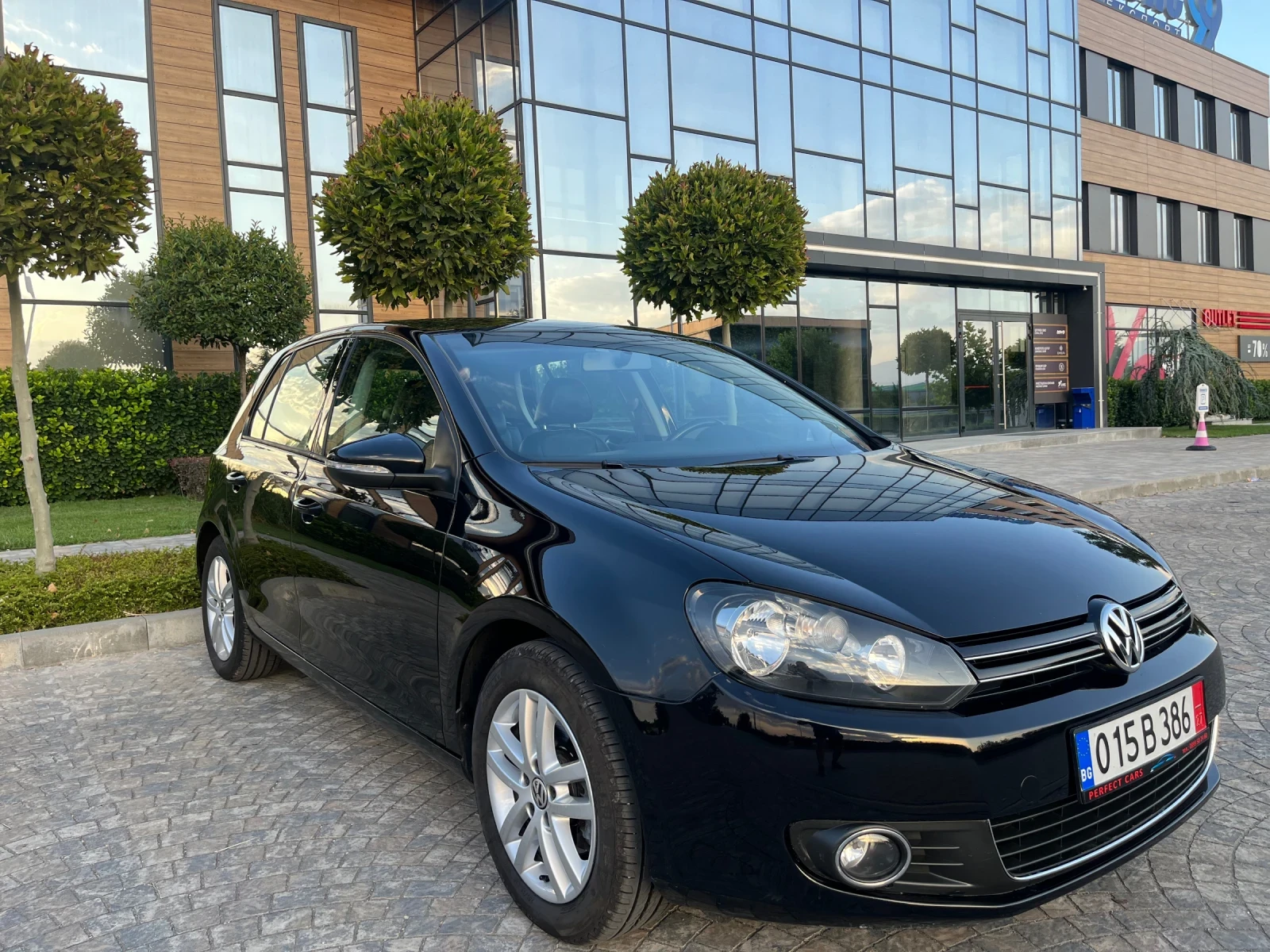 VW Golf 2.0TDi 140к.с. Кожа* Нави* Подгрев* Реални км.* To - изображение 3