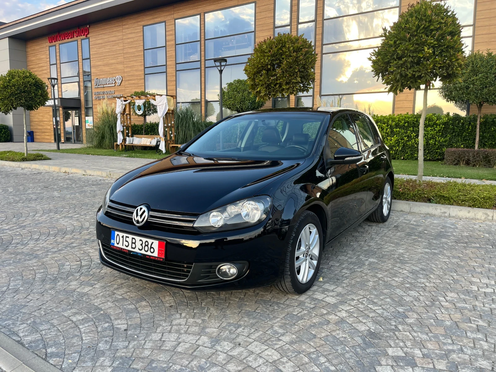 VW Golf 2.0TDi 140к.с. Кожа* Нави* Подгрев* Реални км.* To - изображение 2