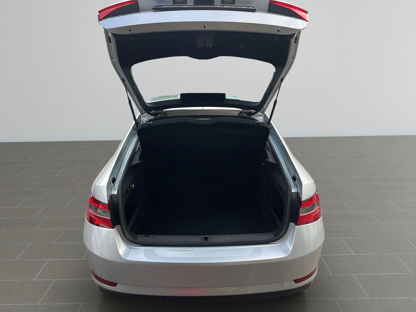Skoda Superb 2.0 TDI 150 hp MT EURO | Mobile.bg — изображение 16