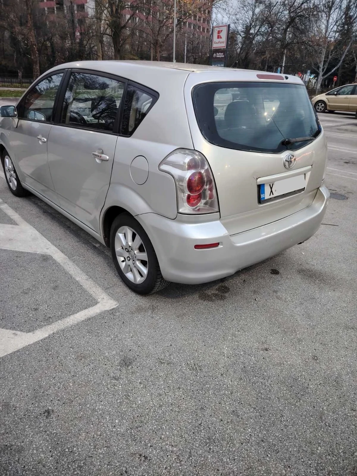 Toyota Avensis verso  - изображение 2