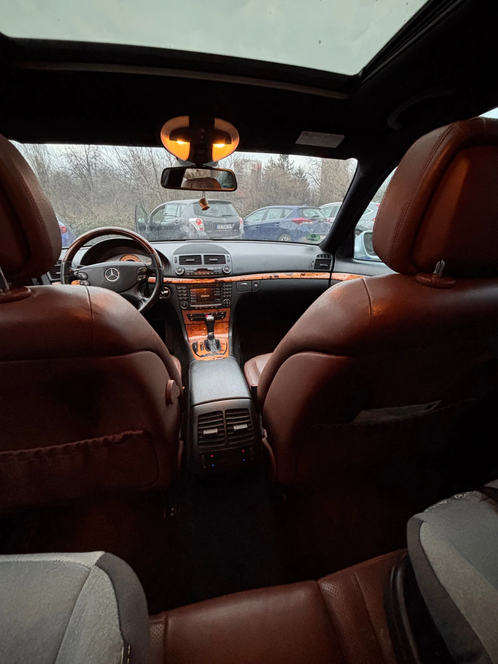 Mercedes-Benz E 320, снимка 7 - Автомобили и джипове - 53721268