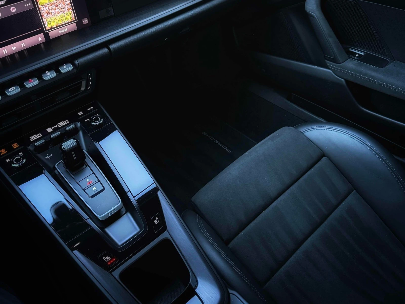 Porsche 911 Carrera 4 GTS Coupe CARFAX АВТО КРЕДИТ  - изображение 8