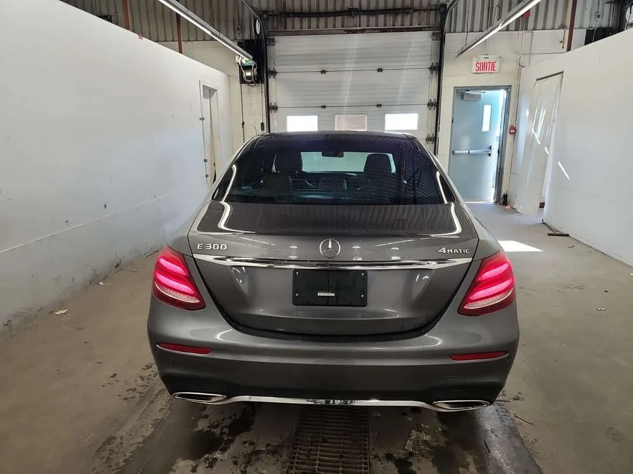 Mercedes-Benz E 300 4MATIC* BURMESTER* ���������* PANORAMA*  | Mobile.bg � ����������� 7