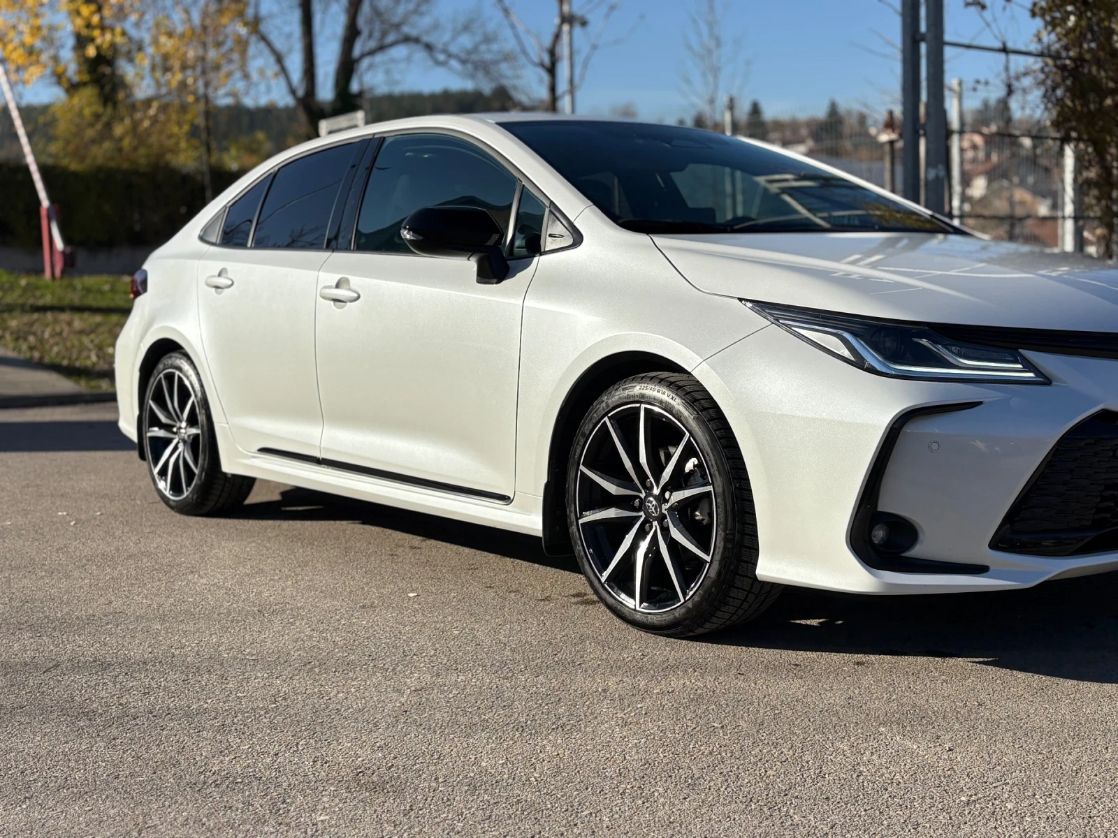 Toyota Corolla 1.8 GR SPORT, снимка 2 - Автомобили и джипове - 54155596