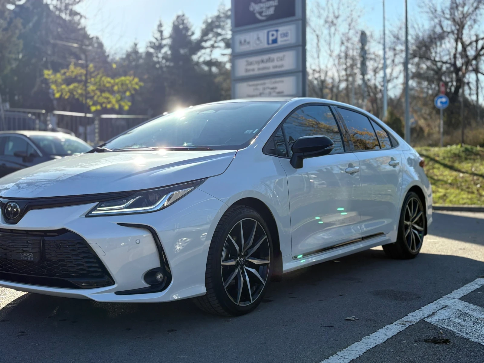 Toyota Corolla 1.8 GR SPORT, снимка 3 - Автомобили и джипове - 54155596