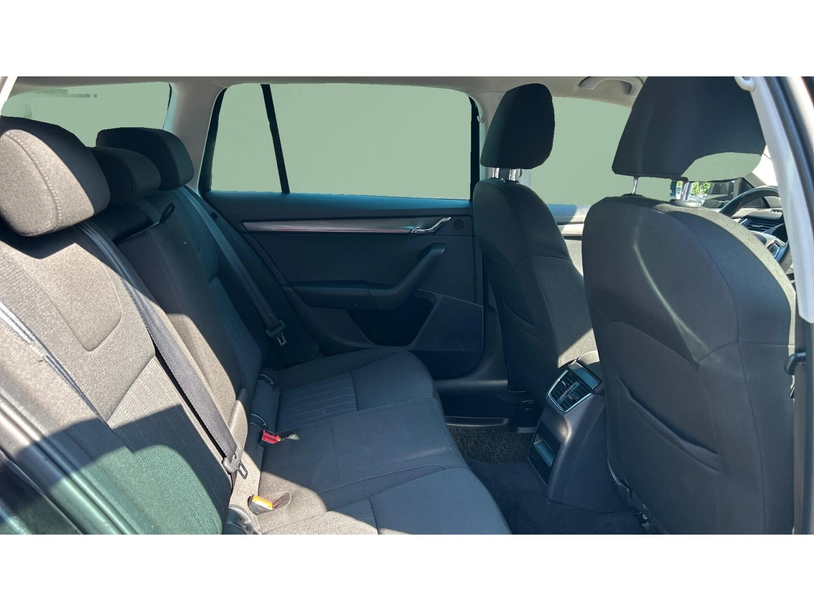 Skoda Octavia 2.0 TDi  DSG, Месечна вноска от 280  , снимка 7 - Автомобили и джипове - 54818674