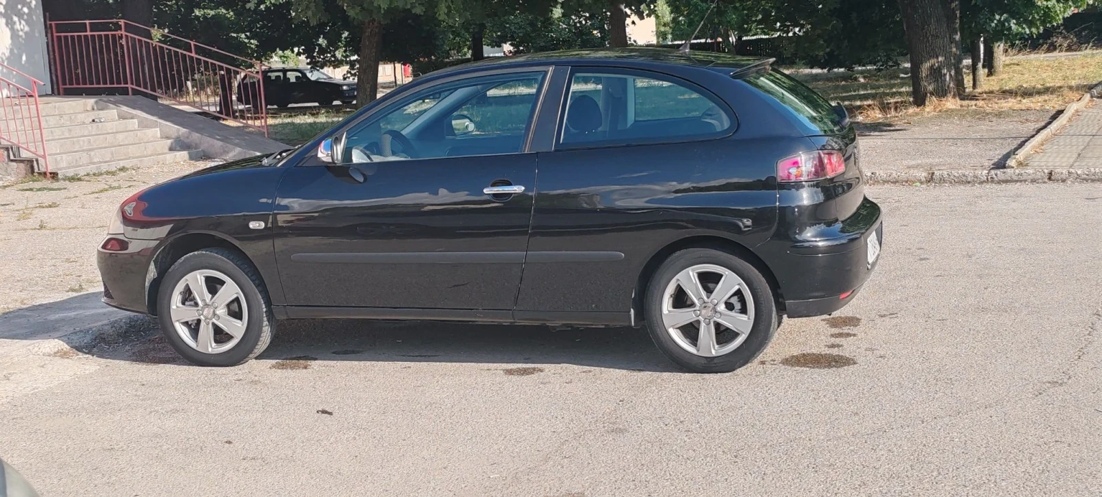 Seat Ibiza 1.6, снимка 2 - Автомобили и джипове - 55929686