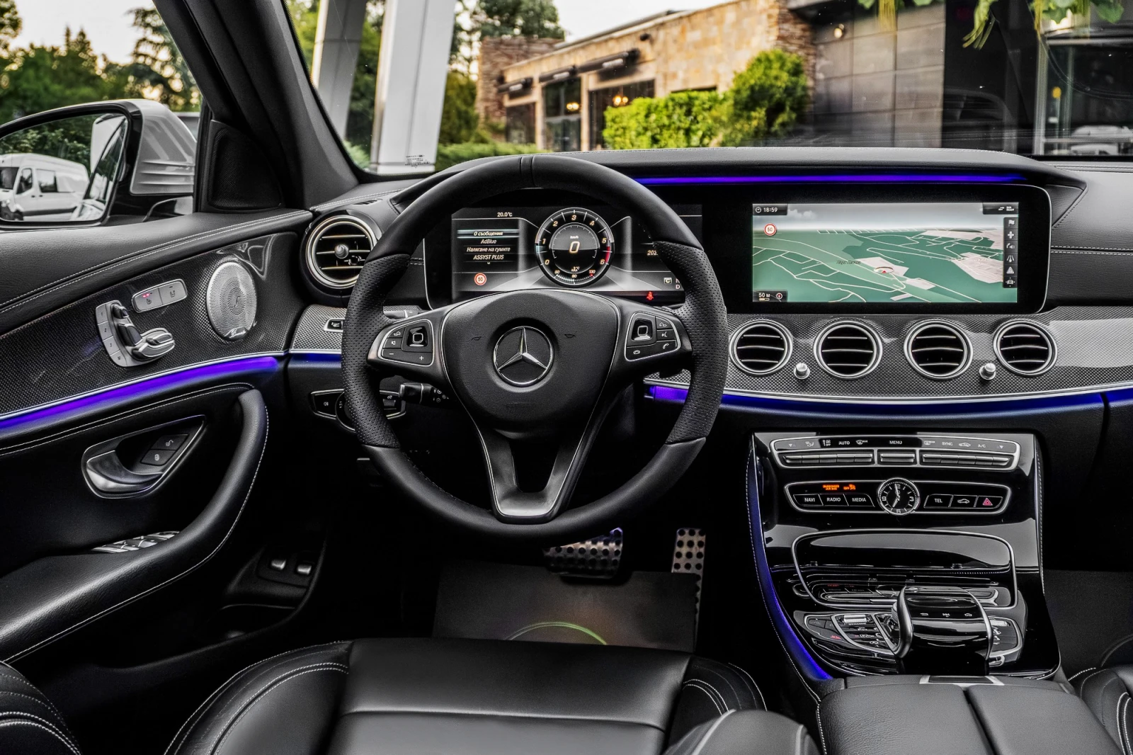 Mercedes-Benz E 220 d* AMG* EXCLUSIVE* PANO* 3xTV, снимка 9 - Автомобили и джипове - 56156510