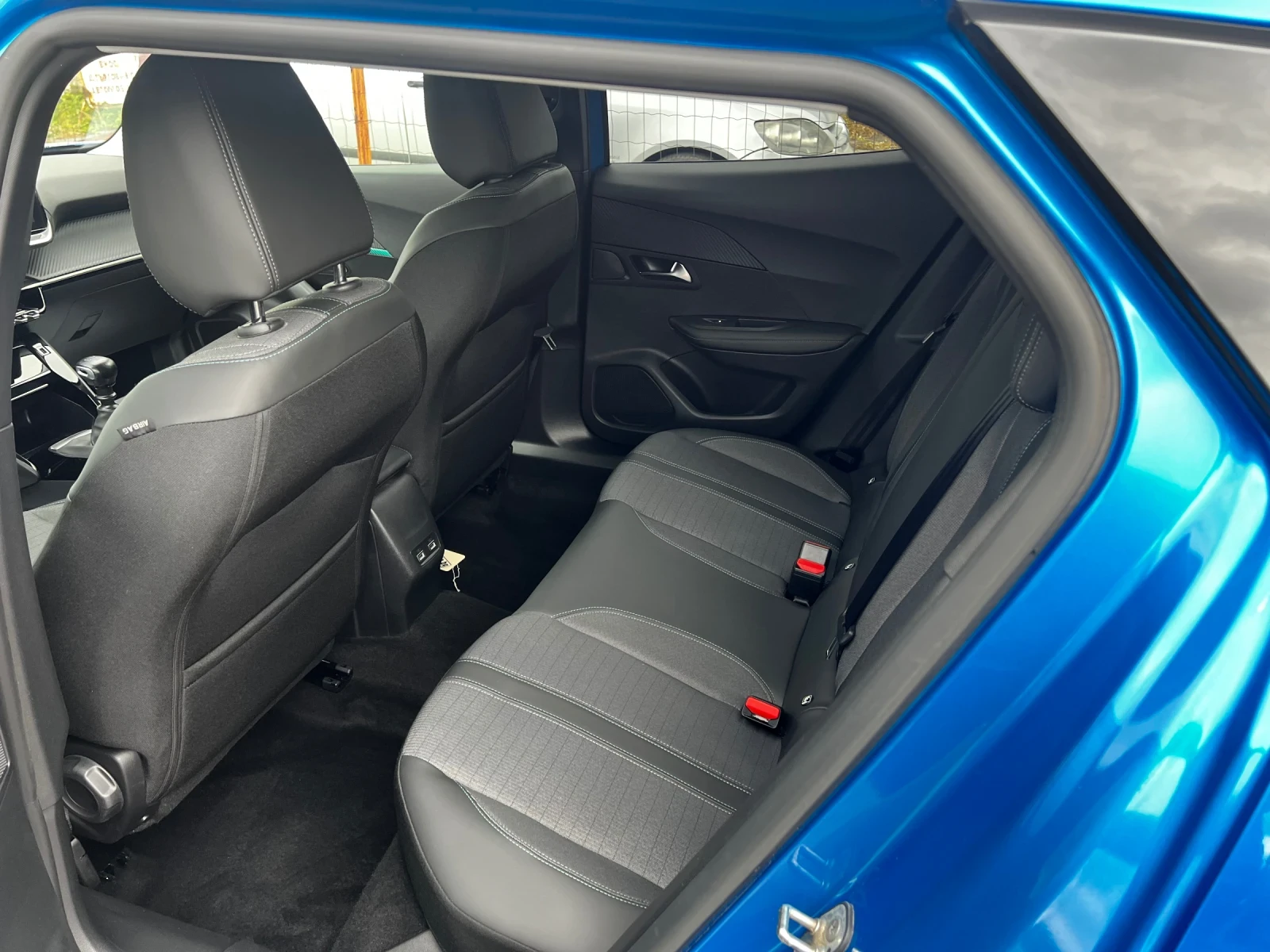 Peugeot 2008 23 година ALLURE FULL, снимка 11 - Автомобили и джипове - 56269794