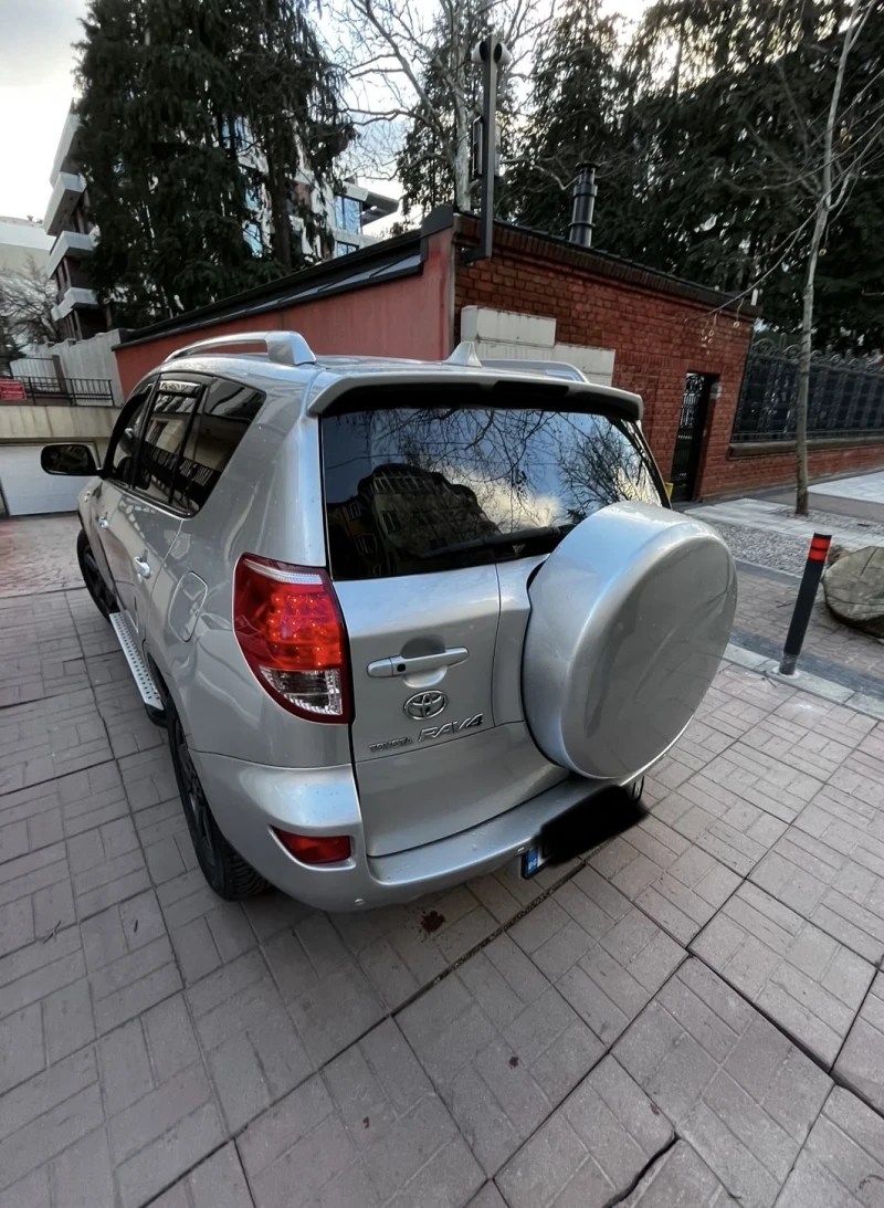 Toyota Rav4, снимка 7 - Автомобили и джипове - 49171493