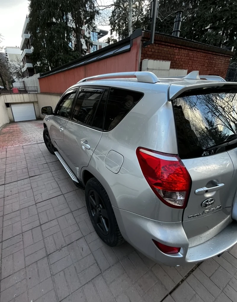 Toyota Rav4, снимка 5 - Автомобили и джипове - 49171493